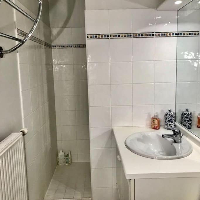 Le Bouscat: Un Superbe Appartement En Residence Екстериор снимка